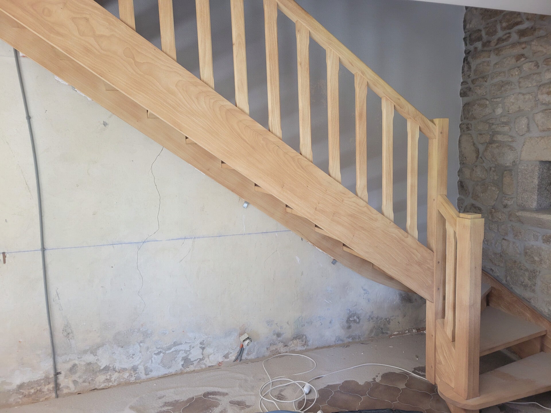 Aérogommage d’un escalier en bois à Carnac