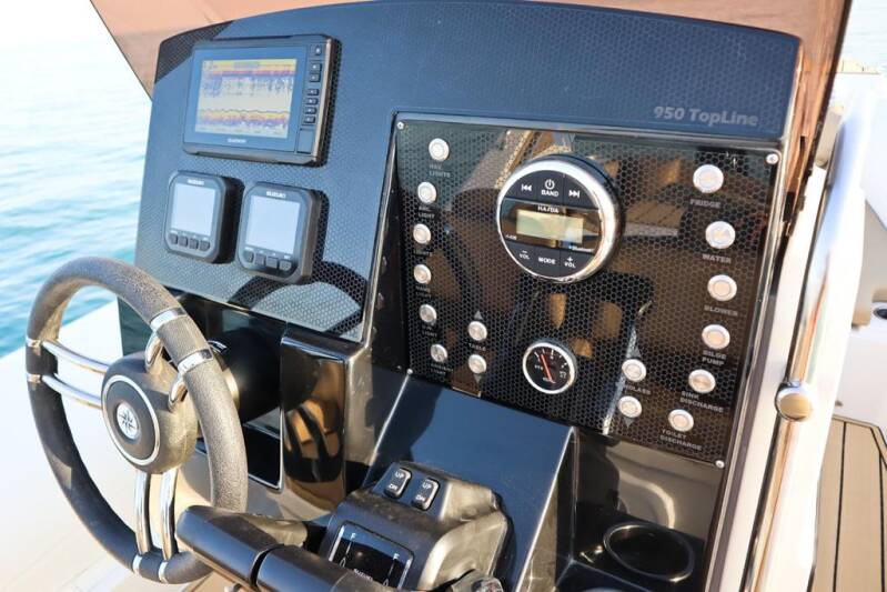 Gommone geomarine topline 950 plancia di comando