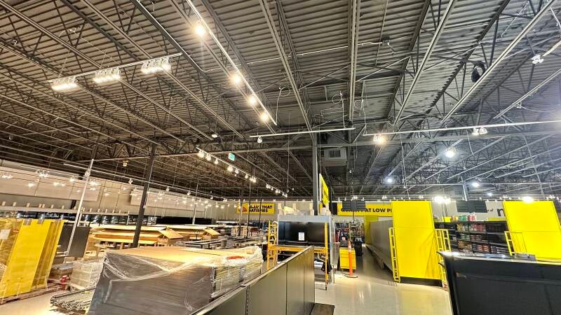 Industrial ceiling and beams