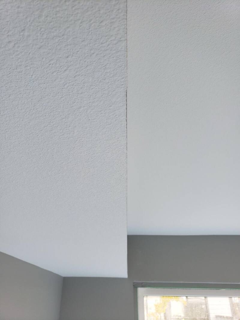 Ceiling and wall detail
