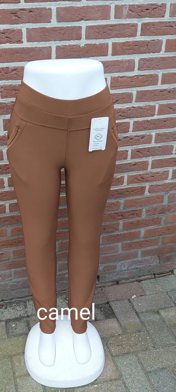 Comfortbroek camel goud embleem