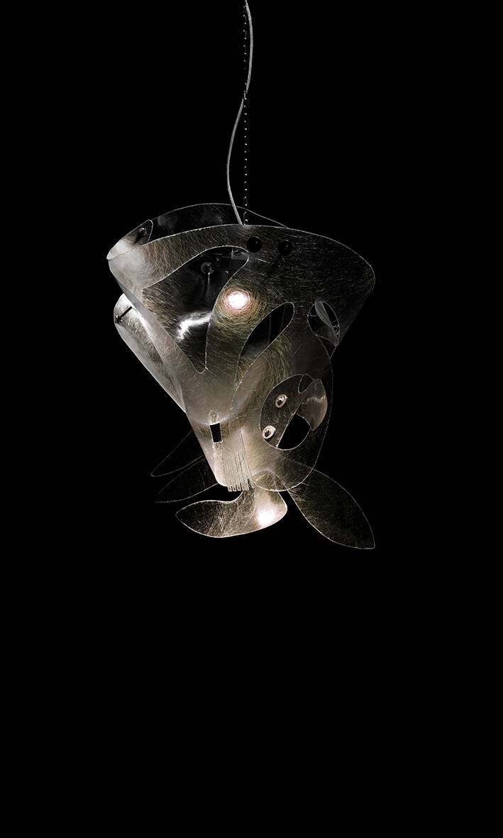 Lichtbringer 01 - Fiberglas, Eisen, Keramikfassung
