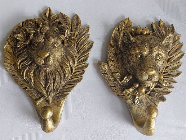 Goudkleurige wandhaak leeuwin