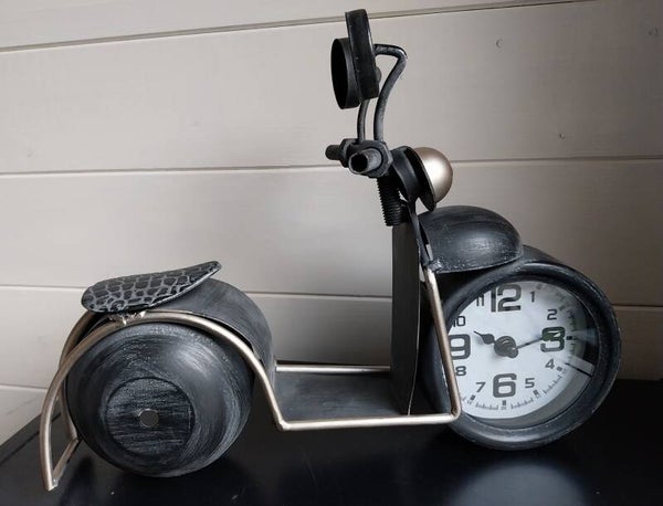 Metalen tafelklok scooter
