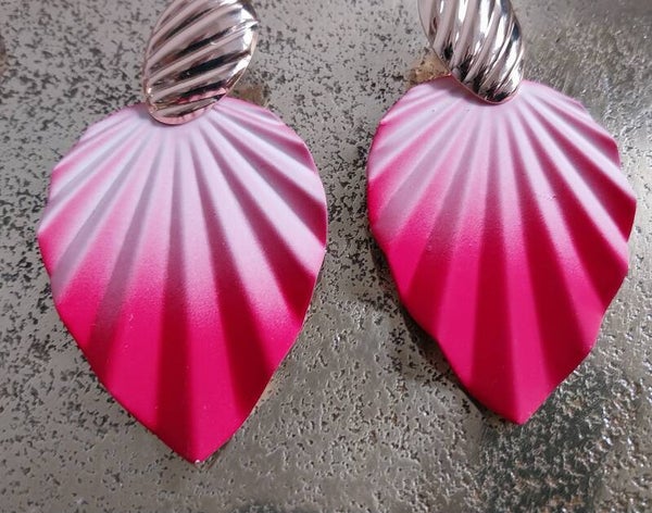 Oorbellen leaf roze