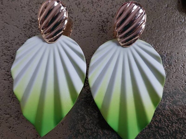 Oorbellen leaf groen