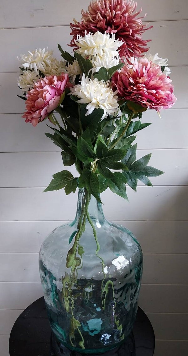 Glazen vaas met bloemen