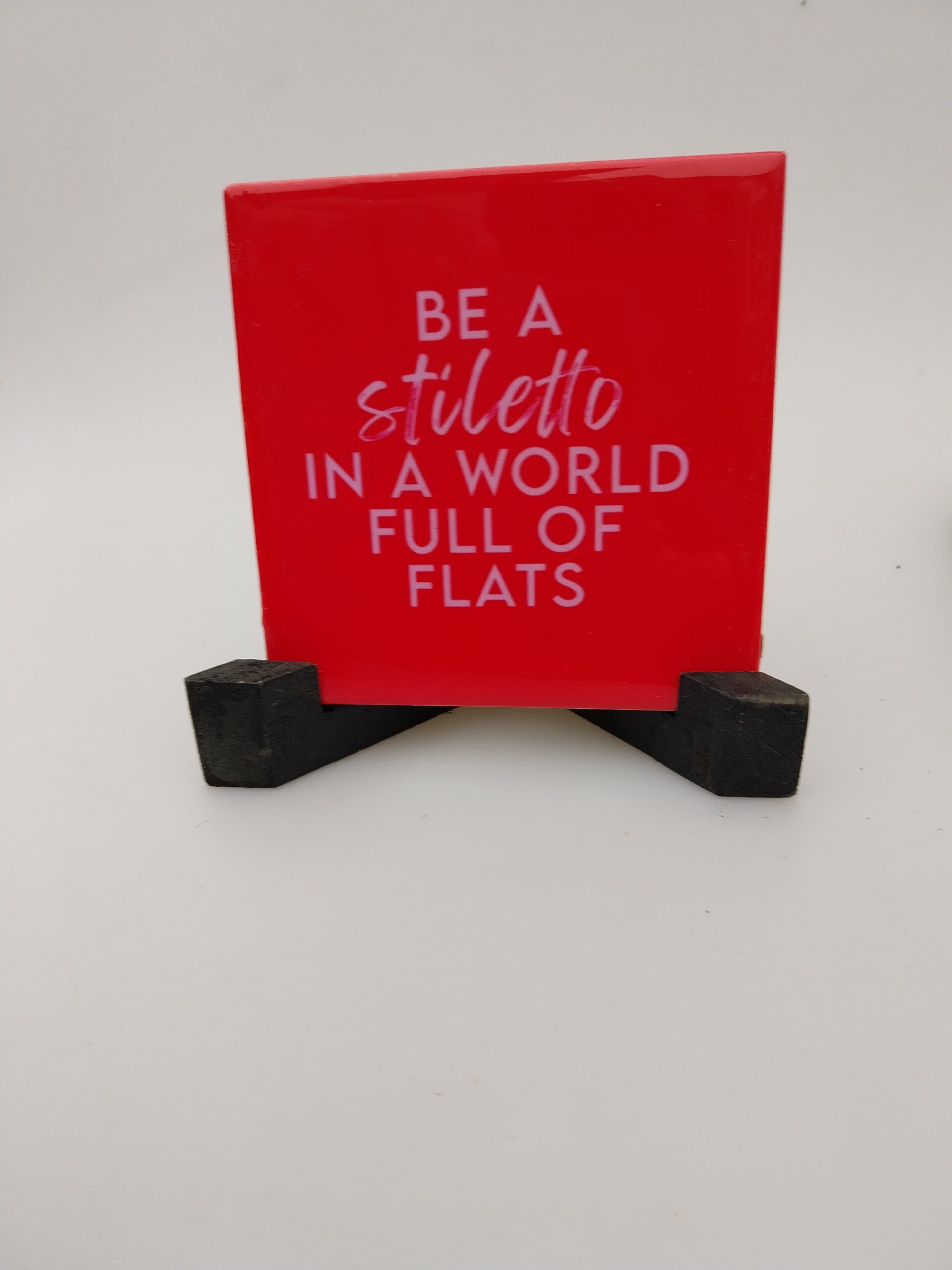 Tegeltje sitletto in a world of