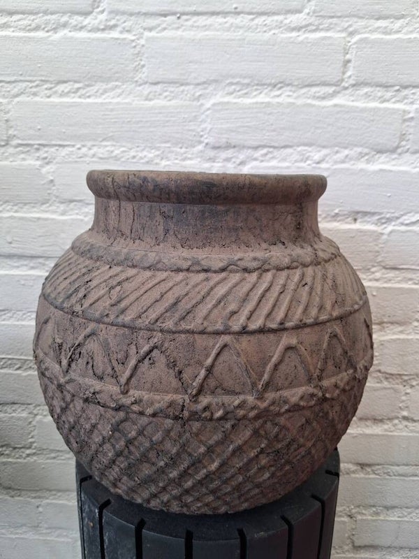 Bolpot bewerkt  rond 23 cm