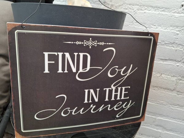 Walldeco plaat find joy in the journey
