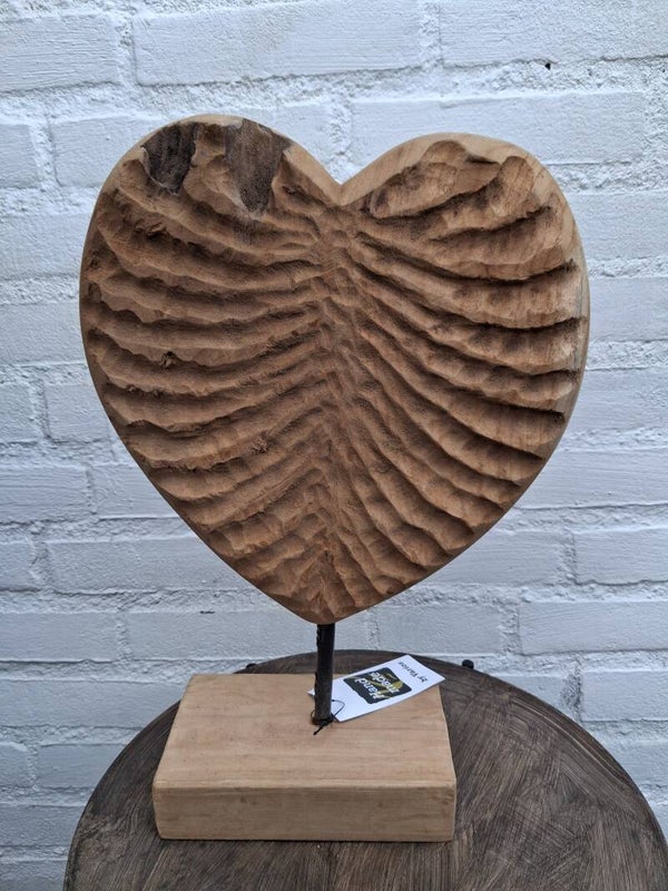 Houten hart op standaard