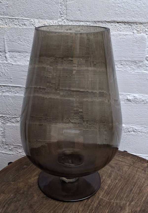 Glasvaas op voet grijs 24 cm