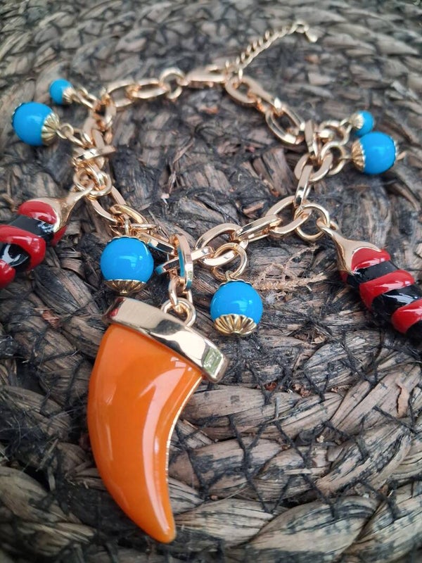 Gave armband met bedels