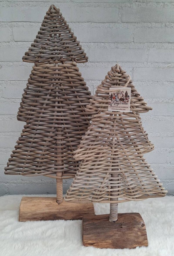Wicker kerstbomen op voet