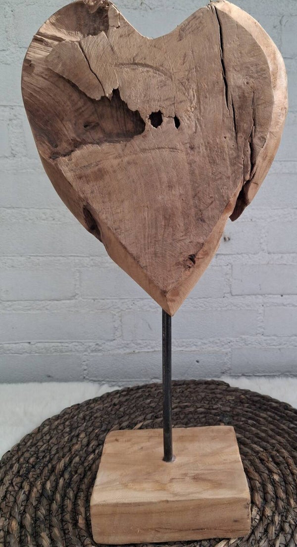 Gave teak houten harten op standaard