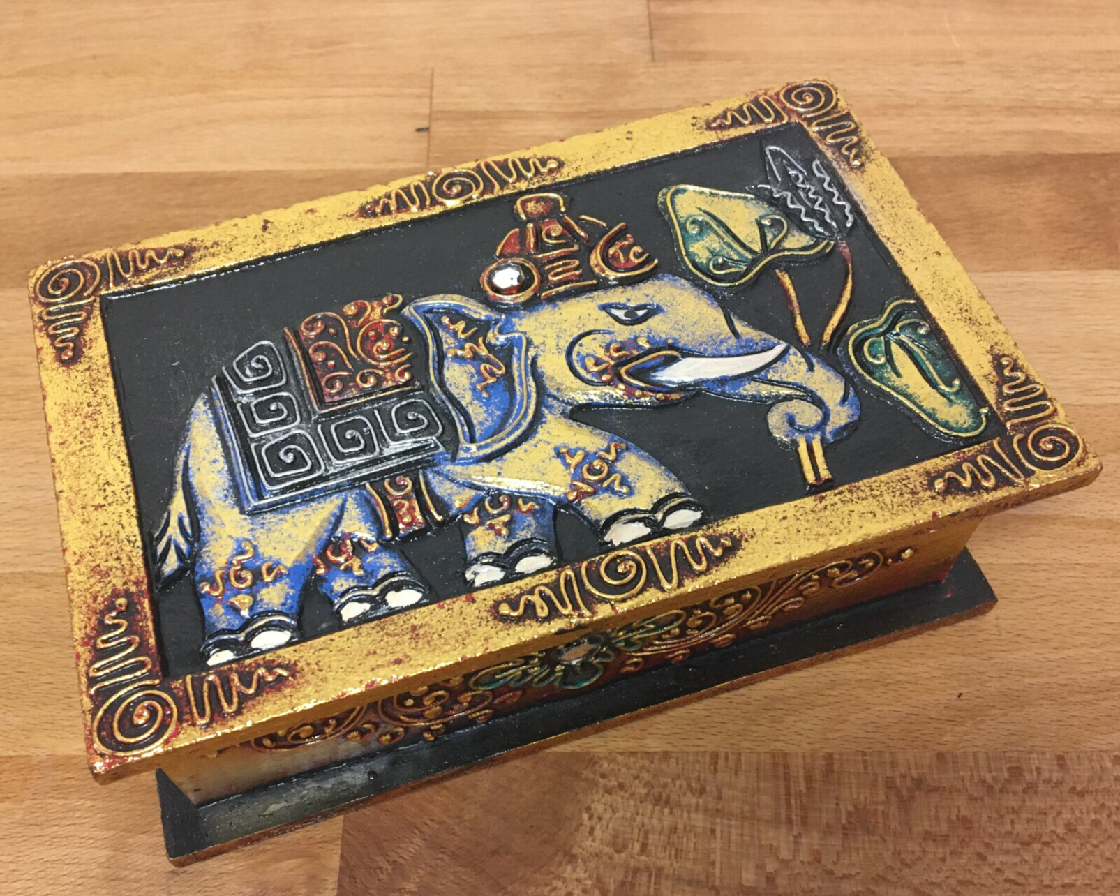 Doosje olifant goud / zwart