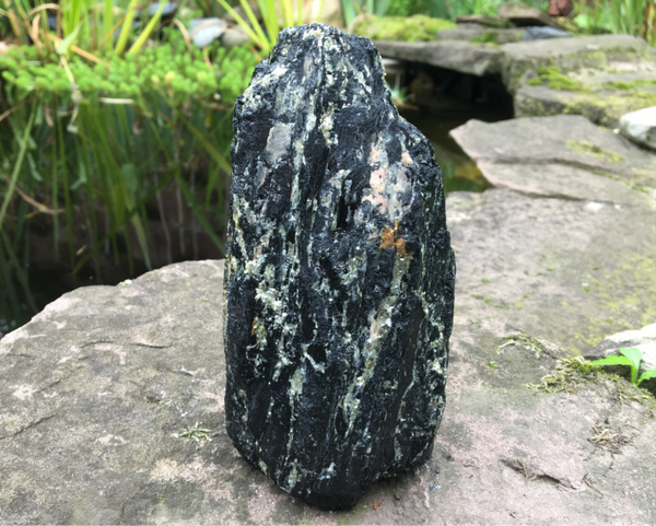 Zwarte Toermalijn ruw 979 gram