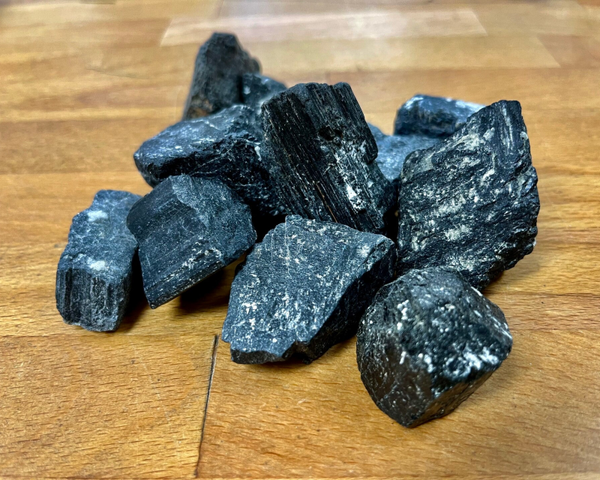 Zwarte Toermalijn ruw 80 - 100 gram