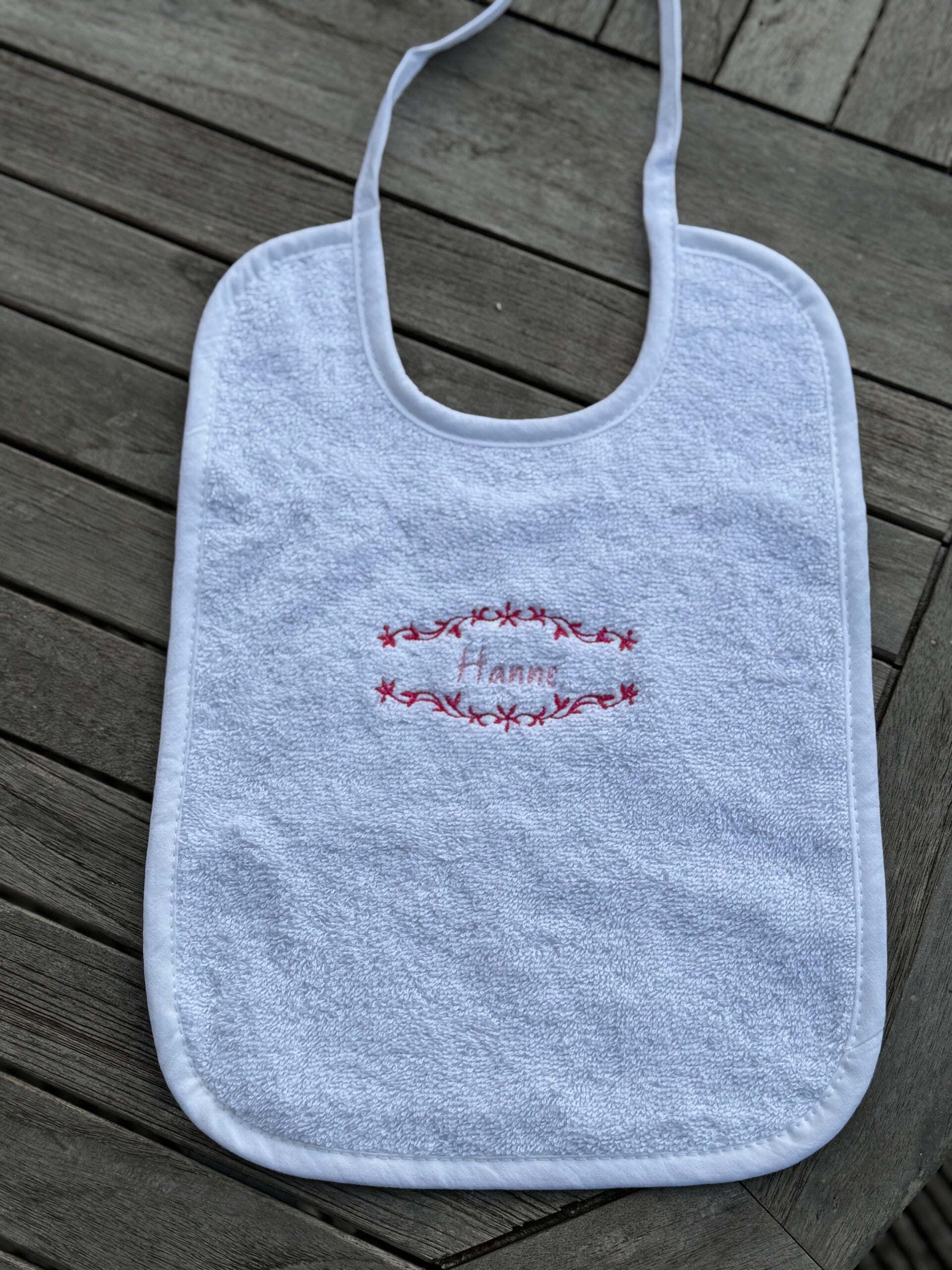 Kleine bavet met lintjessluiting