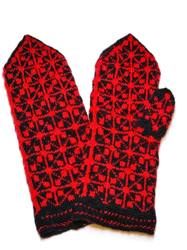 Fausthandschuhe "Zaube" in rot, im lettischen Stil