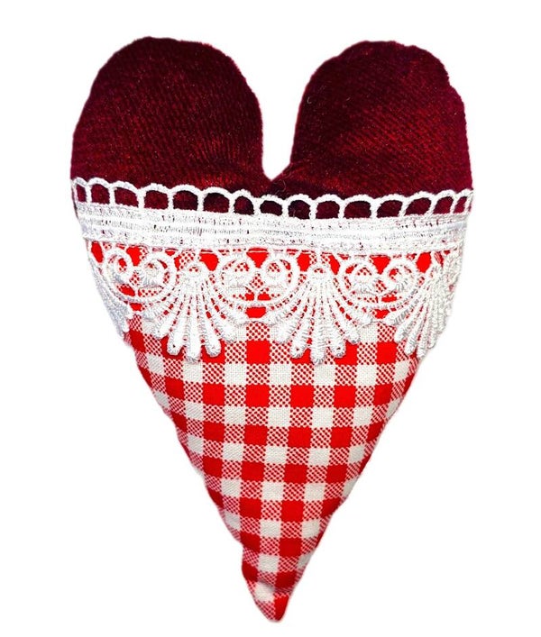 Herz 18 mit breiter weißer Spitzenborte und Bändchen zum Aufhängen