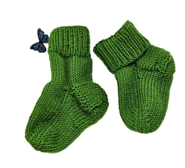 Erste Söckchen in Grün