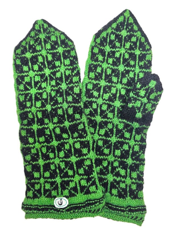 Fausthandschuhe "Zaube" in grün, im lettischen Stil
