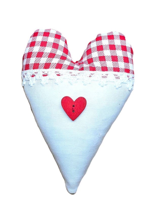 Herz 39 mit Spitzenborte und Bändchen zum Aufhängen