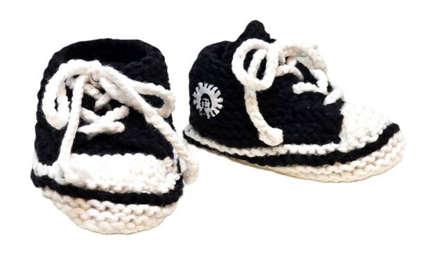 Baby-"Chucks" in schwarz und weiß