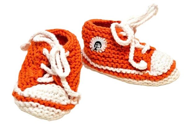 Baby-"Chucks" in orange und weiß