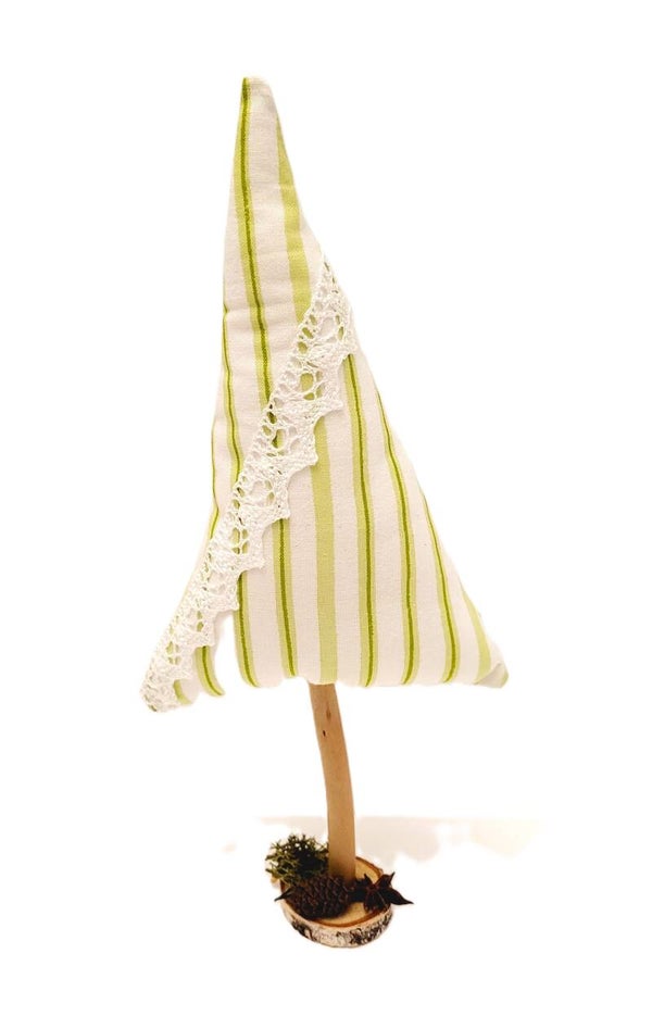 Handgearbeiteter Weihnachtsbaum "groß",  BG2