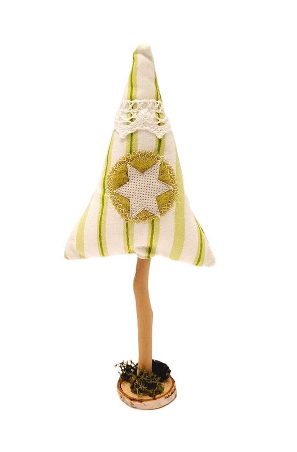 Handgearbeiteter Weihnachtsbaum "klein",  BK1