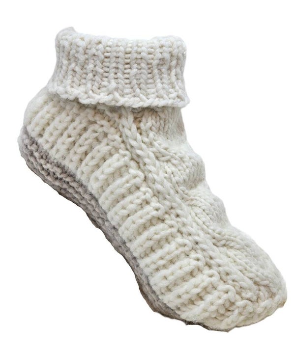 Kuschel-Haussocke in Weiß und hellgrauer Sohle