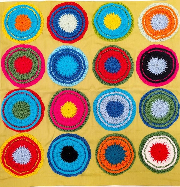 Frühlingshafte Kissenhülle im Retro-Stil 1