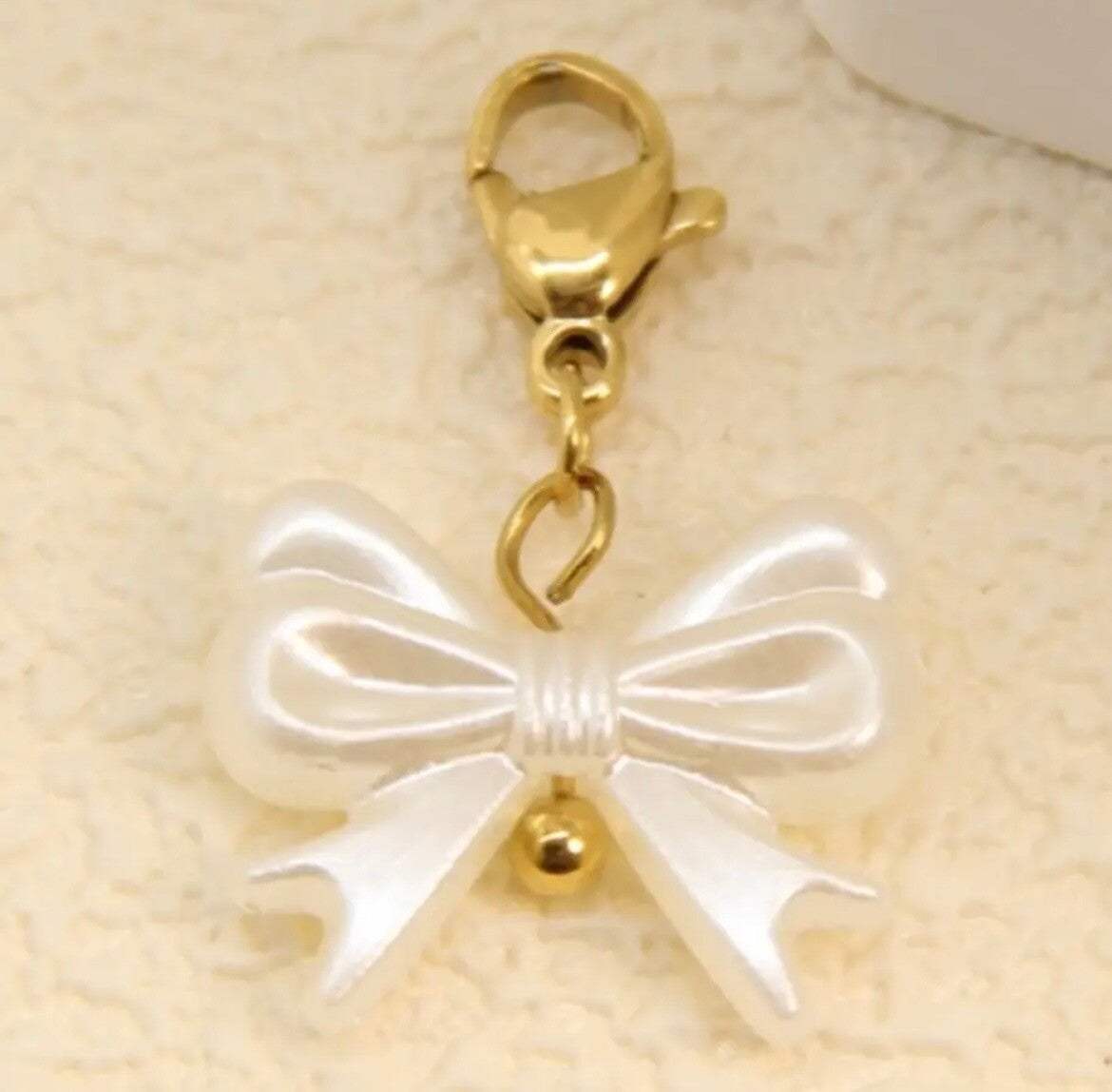 Charm noeud perlé blanc