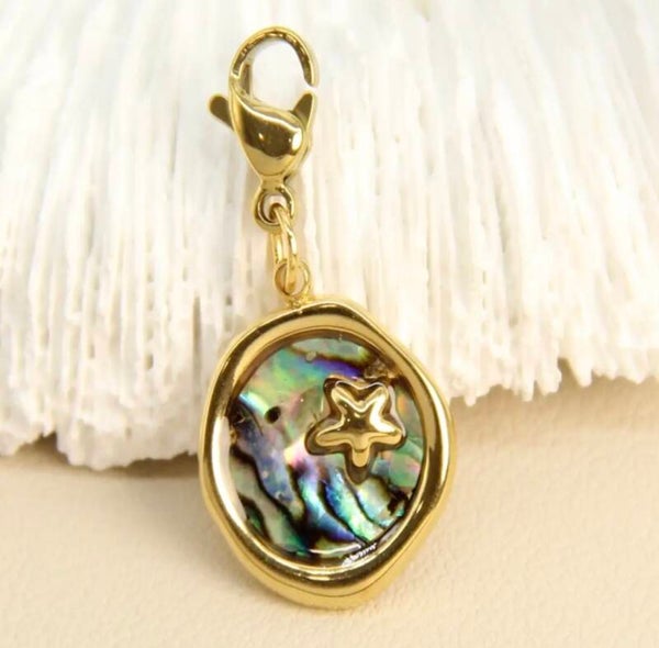 Charm rond nacre et étoile