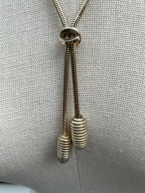 Zilverkleurige ketting
