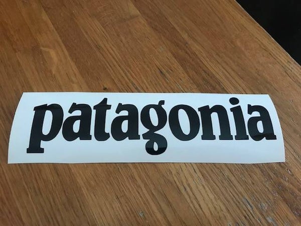 PATAGONIA STICKER AUTOCOLLANT VINYLE  - 18.2 CM PAR 4.5 CM