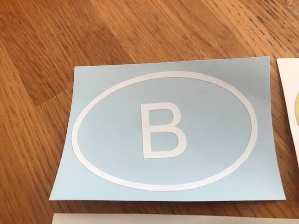 BELGIQUE STICKER AUTOCOLLANT VINYLE OVALE  - 9.5 CM PAR 6.4 CM