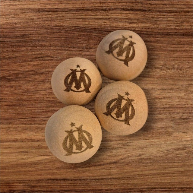 4 COCHONNETS / BUTS OU BOUCHONS DE PETANQUE- OM OLYMPIQUE DE MARSEILLE - GRAVURE SUR BOIS