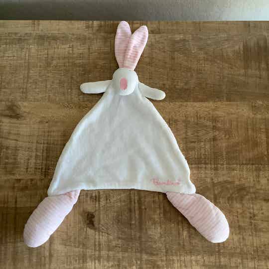 Bambino knisper konijn