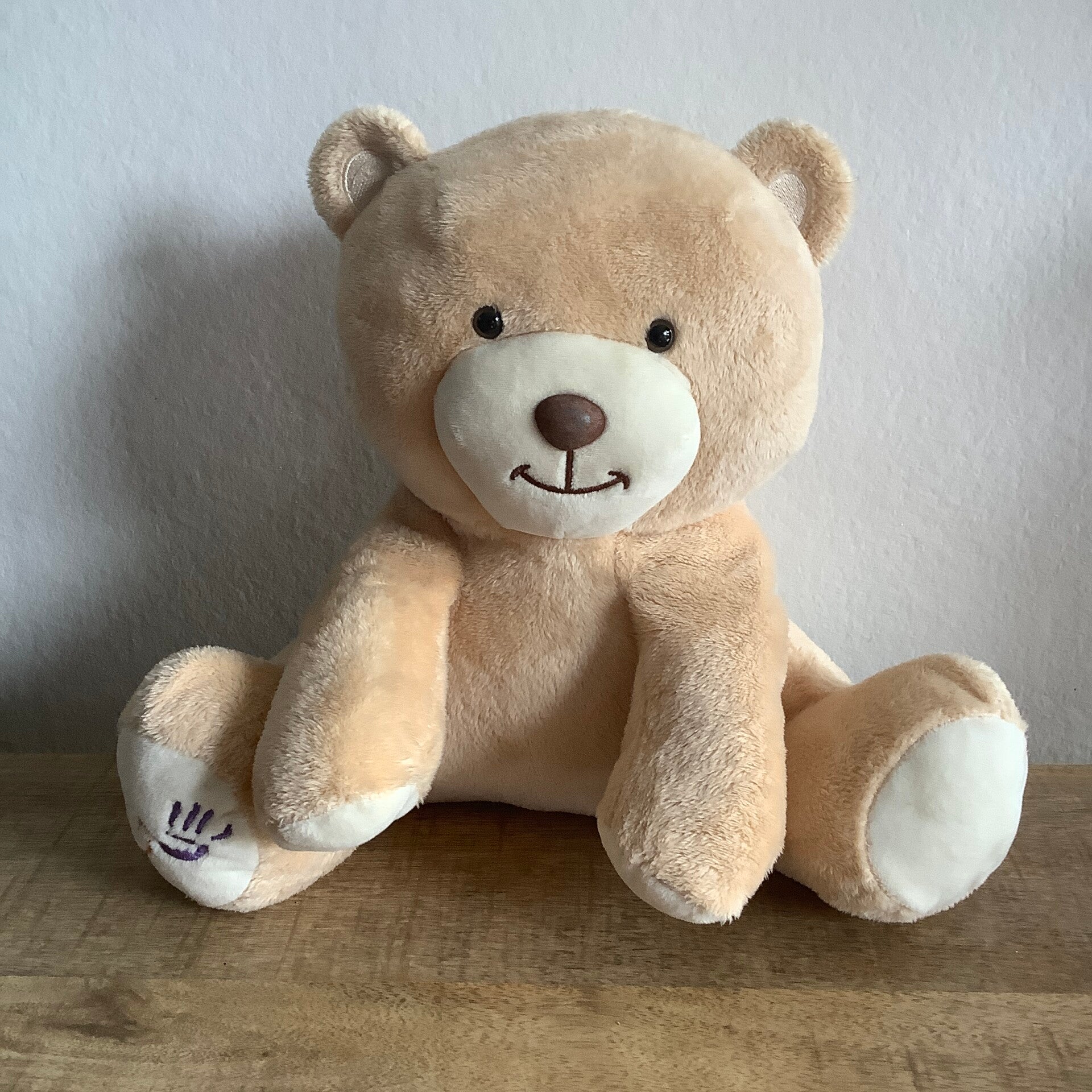 Kika beer zittend beige