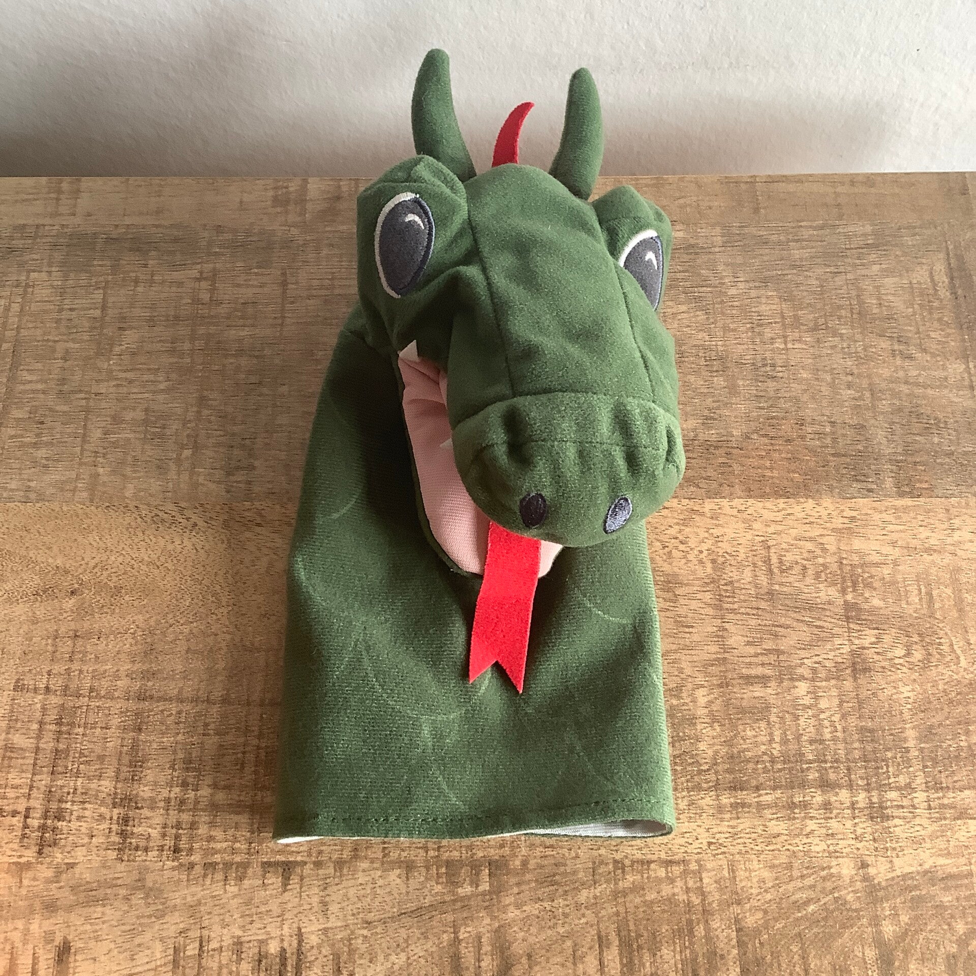 Ikea draak dinosaurus handpop