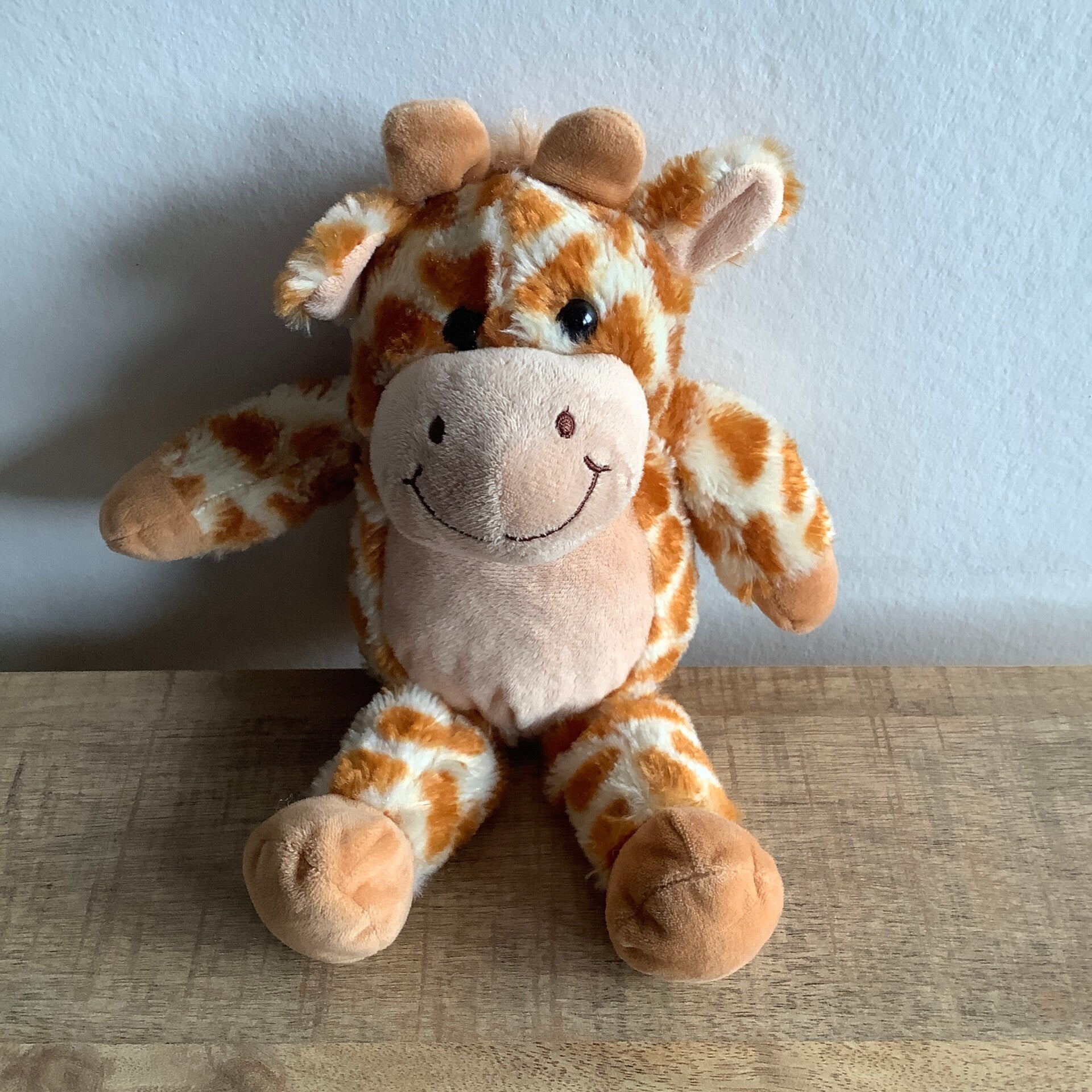 Cuddles & friends giraffe