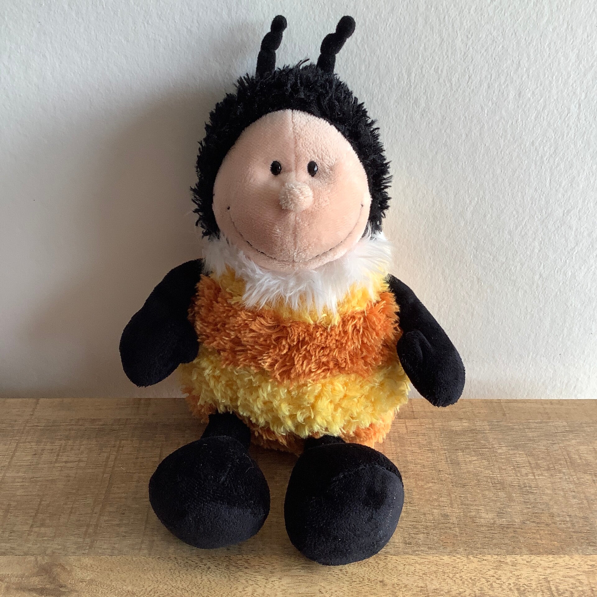 Nici hommel bij wesp