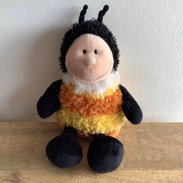 Nici hommel bij wesp
