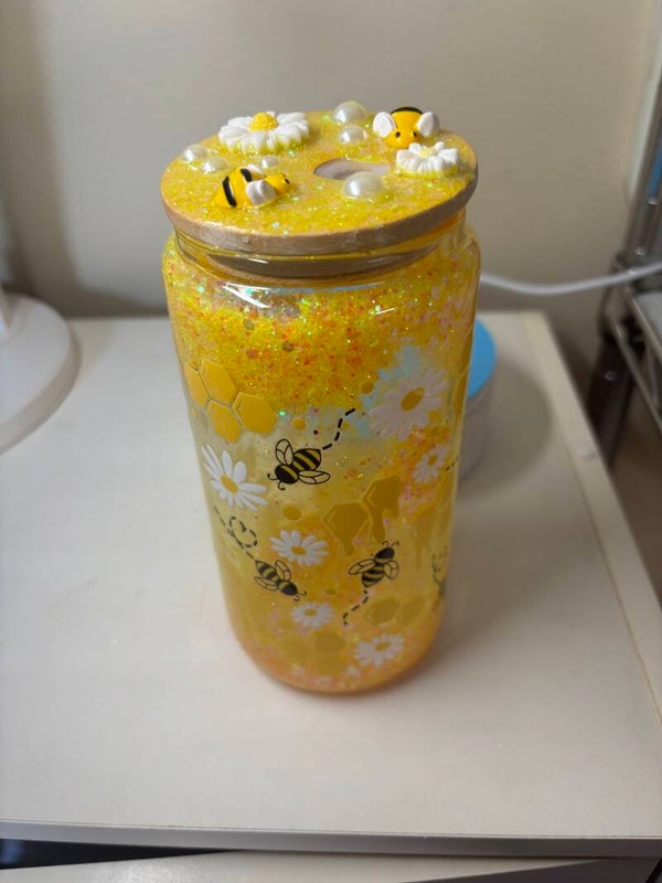 Bumble Bee snow globe