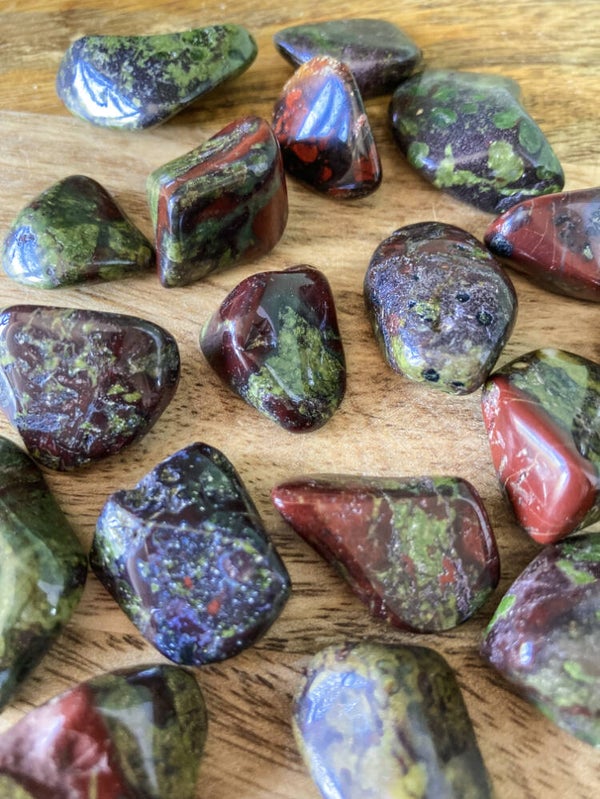 Drakenbloed Jaspis trommelstenen