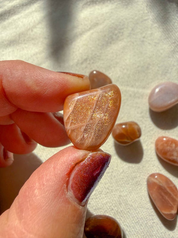 “Moonfire” Maansteen met Zonnesteen