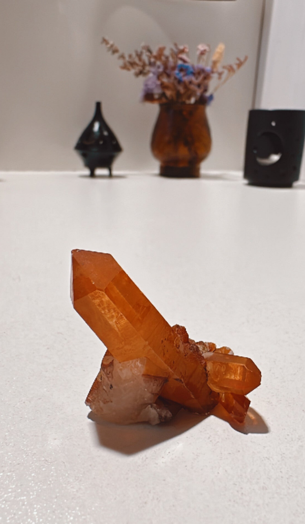 Tangerine Kwarts ( Lemurian Tangerine) cluster